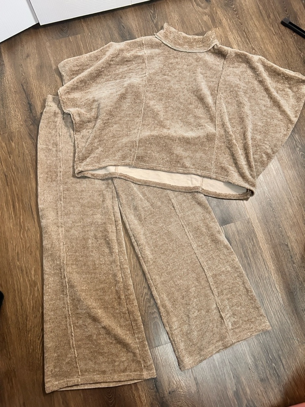Makk Fashions Women’s Mock Neck‎ & Pull on Wide-Leg Lounge Pant Set Taupe Medium - Picture 2 of 11